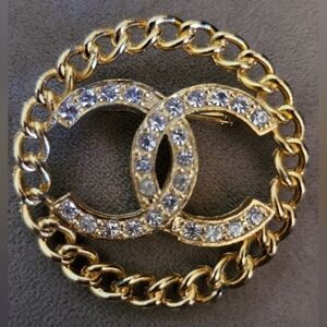 Beautiful Gold Tone Costume Brooch